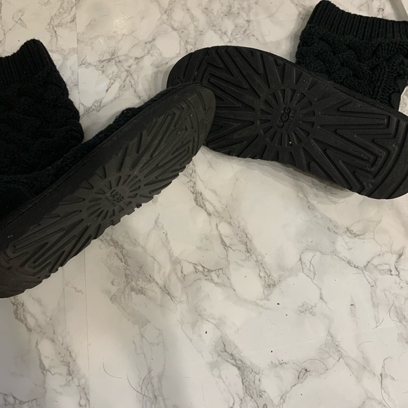 Uggs size 8 knit cardi boots - Picture 6 of 11